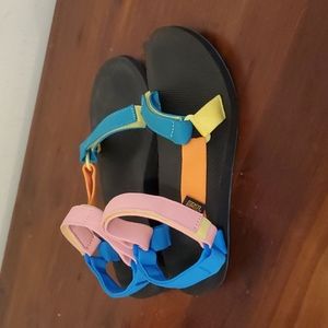 Teva Size 9